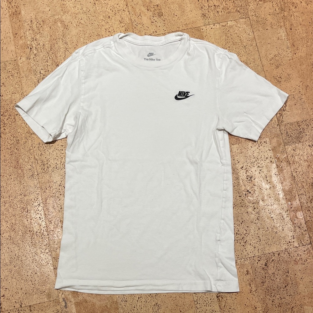 Nike Men's Classic White Tee